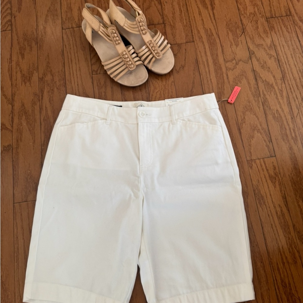 St. John Collection Cream Women's Bermudas
